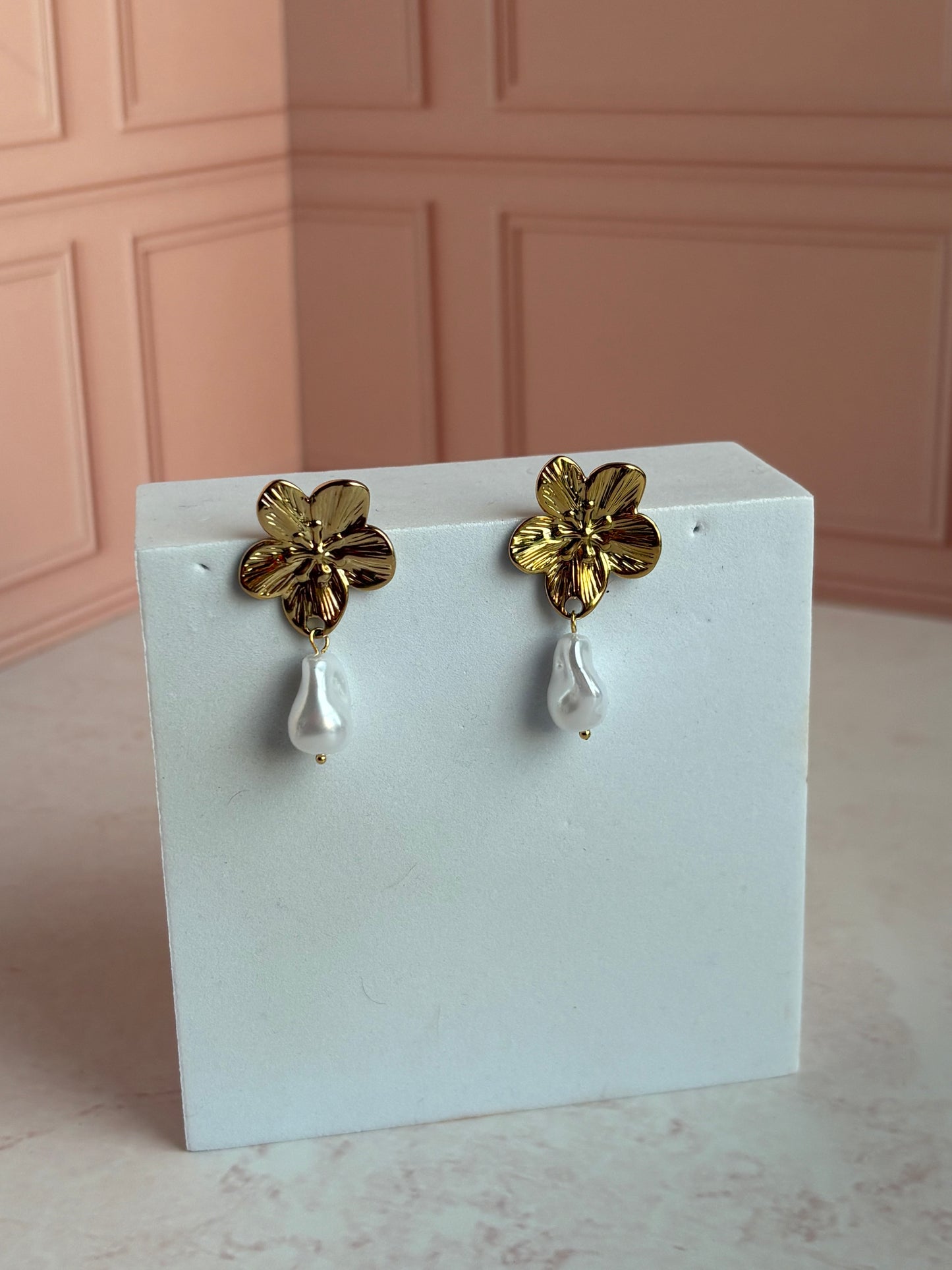 Lily Earrings