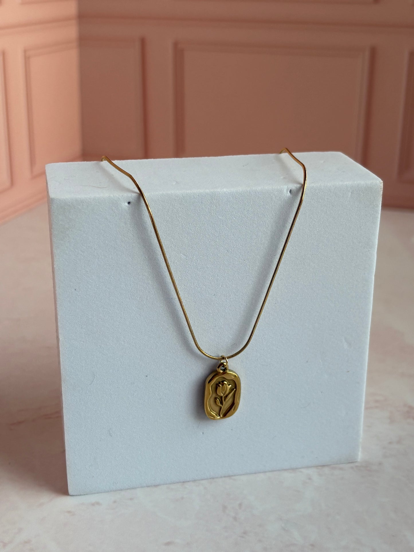 Gold rose necklace