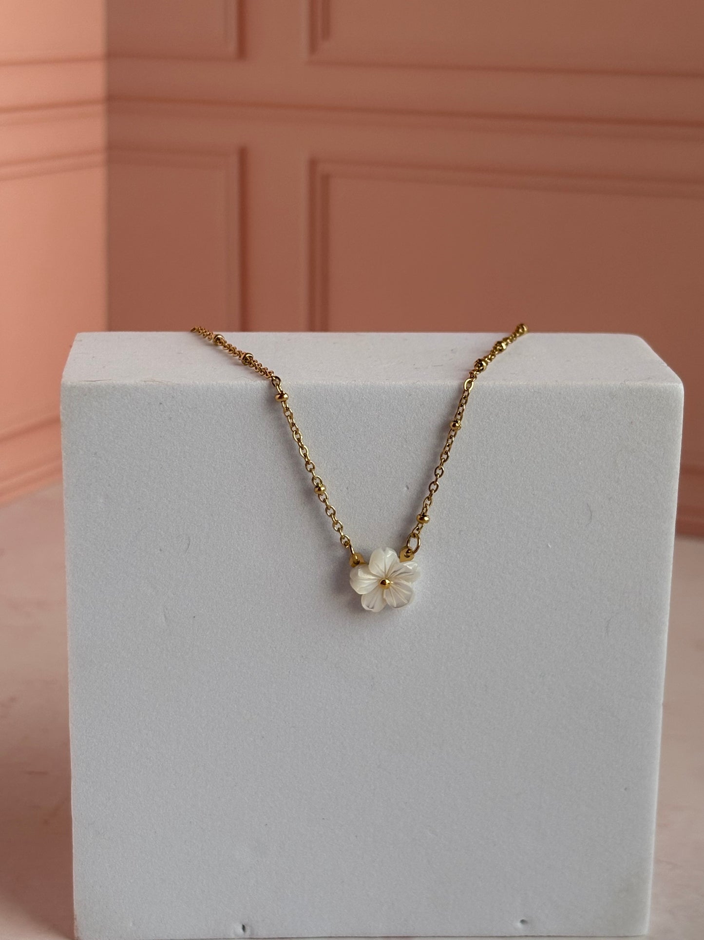 Daisy necklace