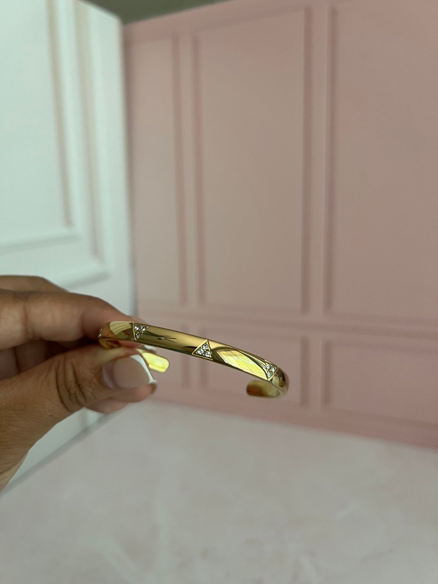 Gold Bangle Bracelet 01