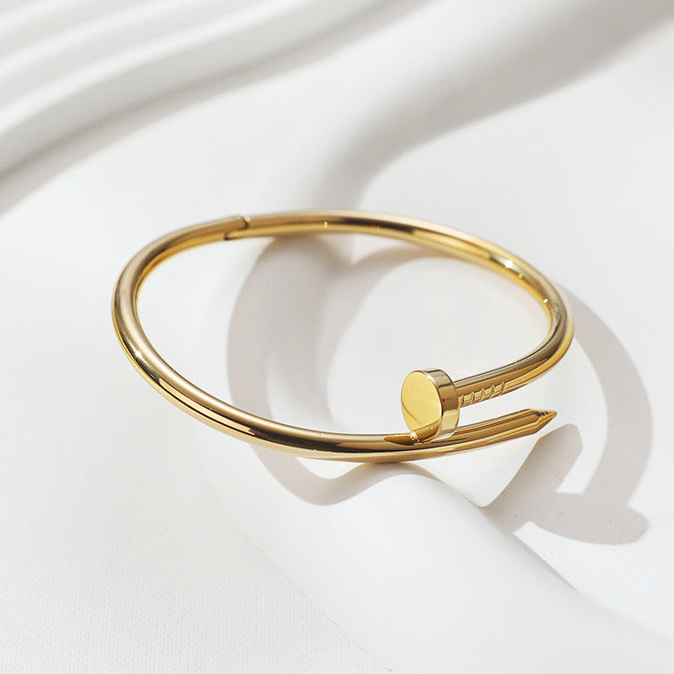 Clavo sleek bracelet