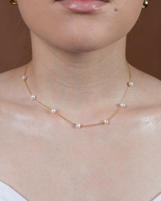 Dainty water pearl Necklace