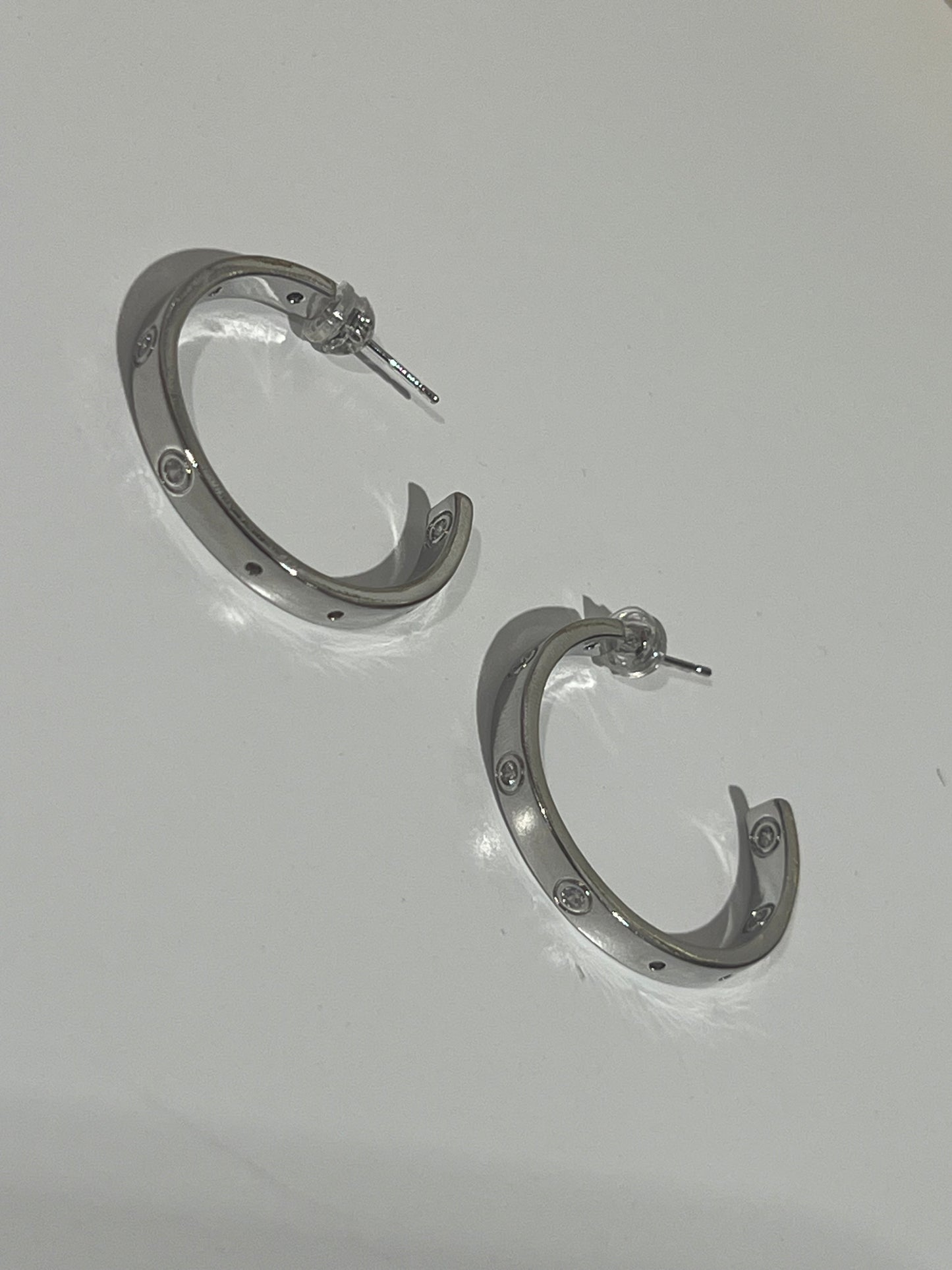 Carti silver earring