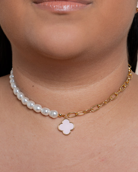 Clover pink necklace