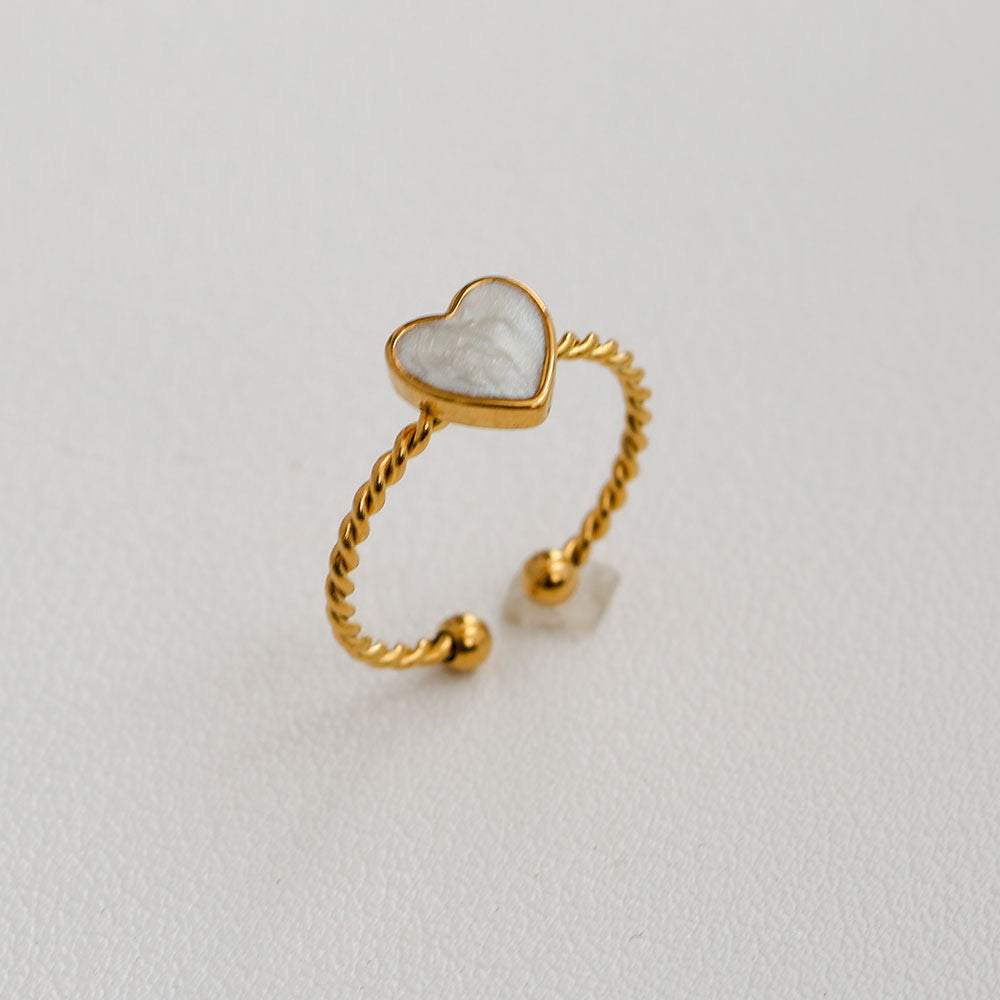 Classic valentine ring